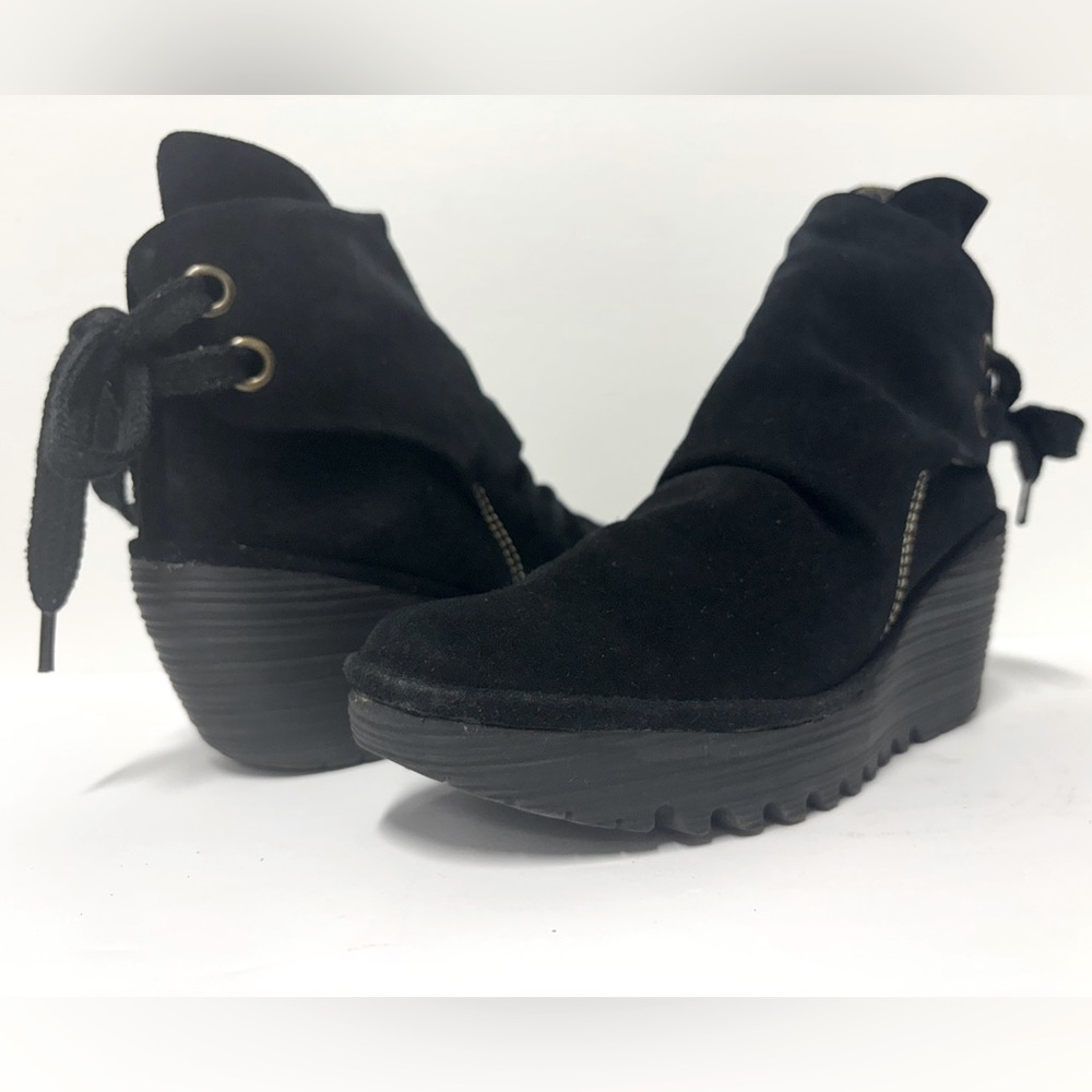 FLY LONDON Yama Black Suede Lace Up Ankle Booties Women’s Size 6 (36)
